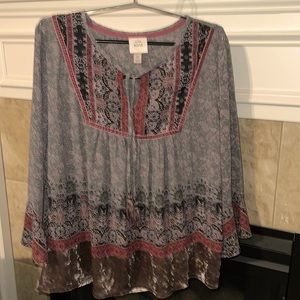 Gorgeous Knox Rose Peasant top